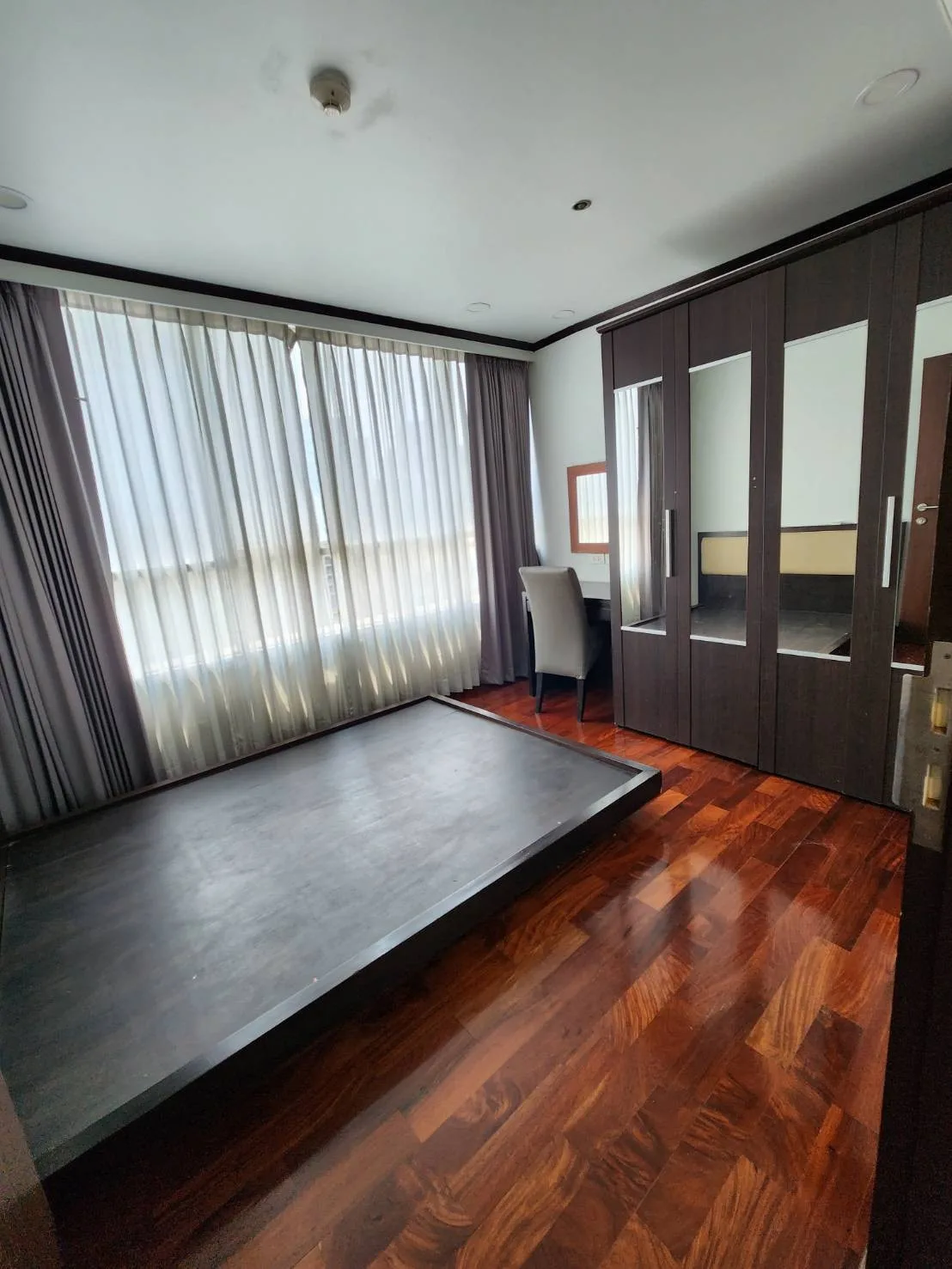 Urbana Langsuan — photo 6