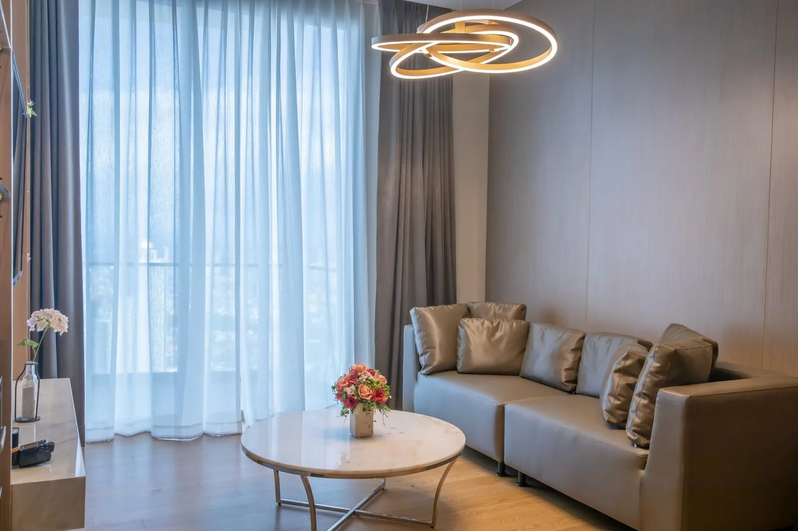 Magnolias Waterfront Residences — photo 3