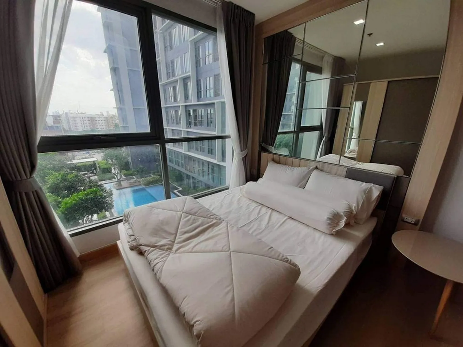 Ideo Mobi Sukhumvit 81 — photo 1