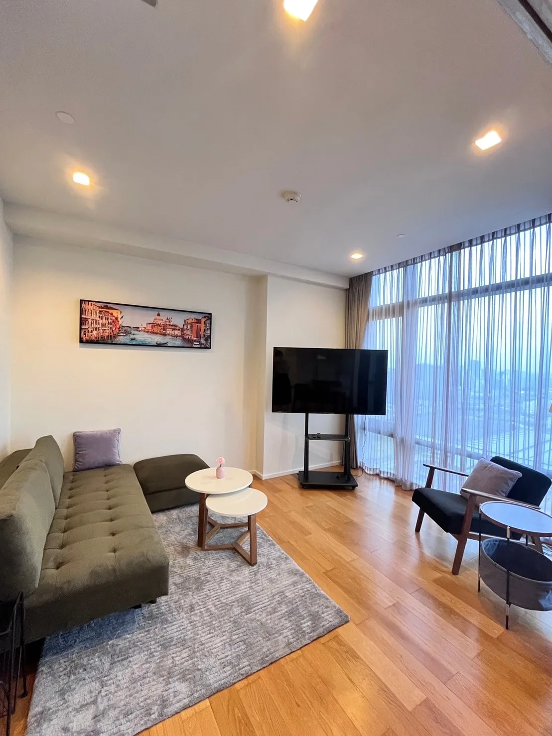 Circle Living Prototype — photo 1