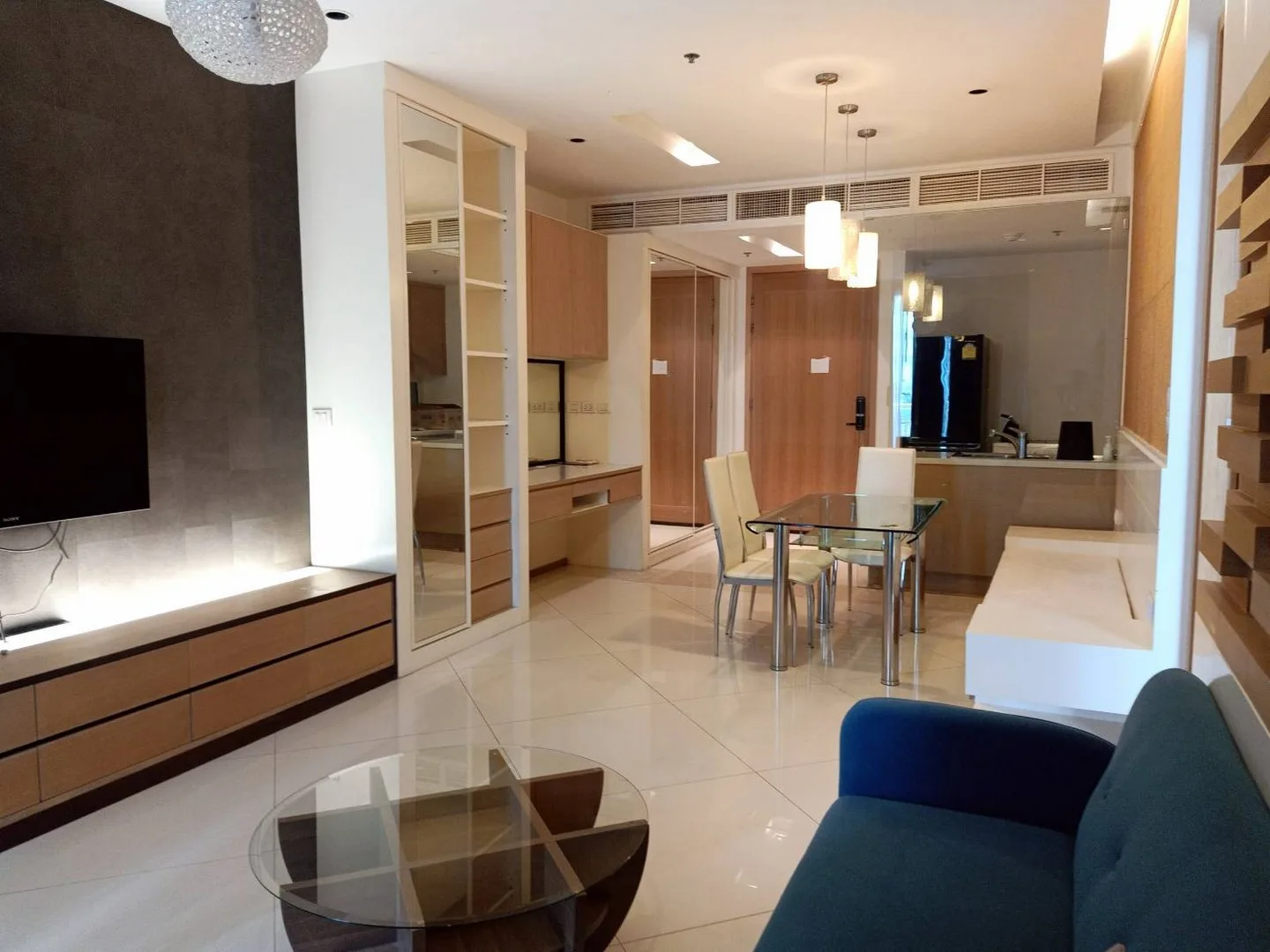 The Empire Place — photo 2