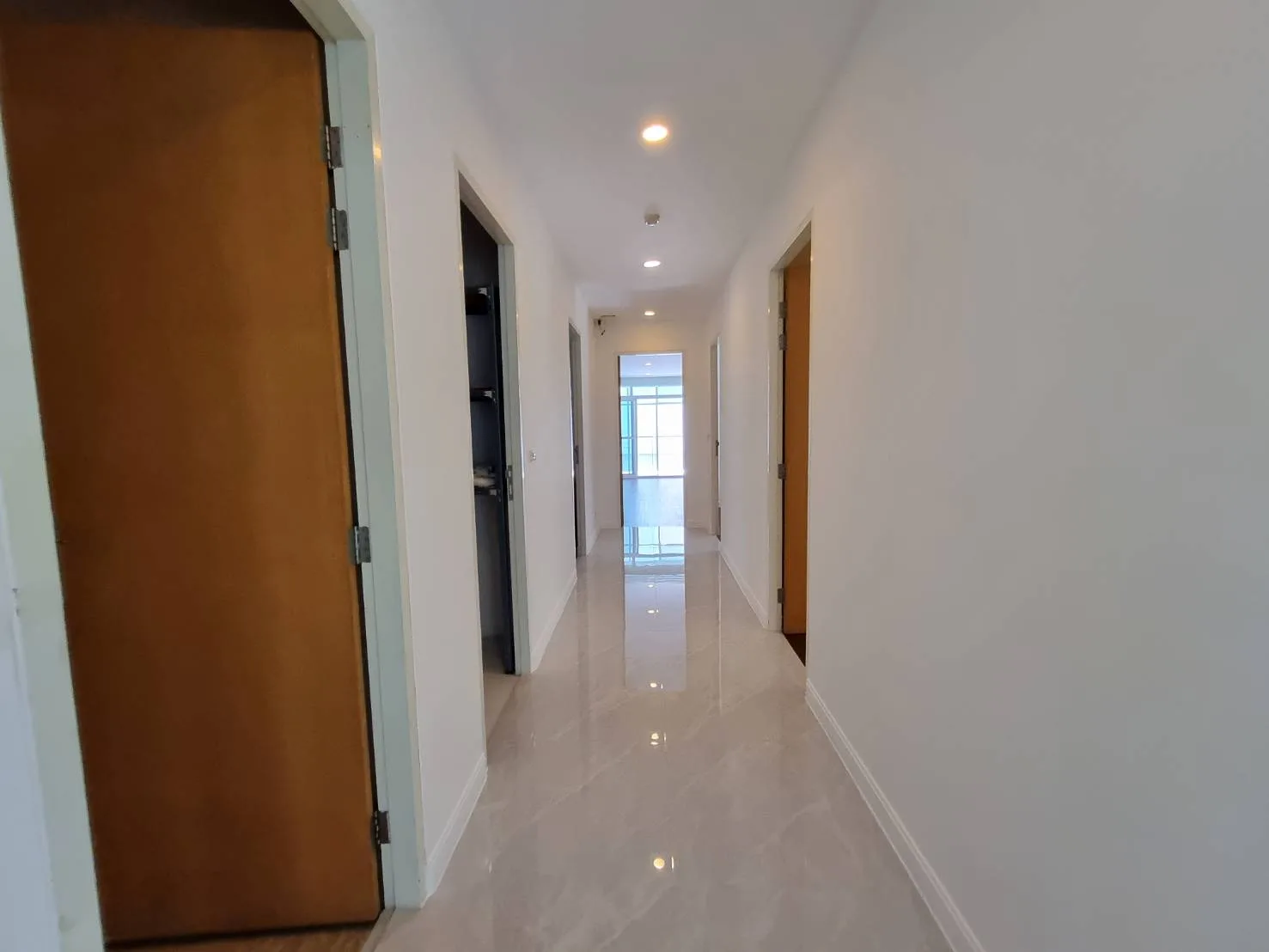 The Verandah - Sukhumvit Soi 23 — photo 15