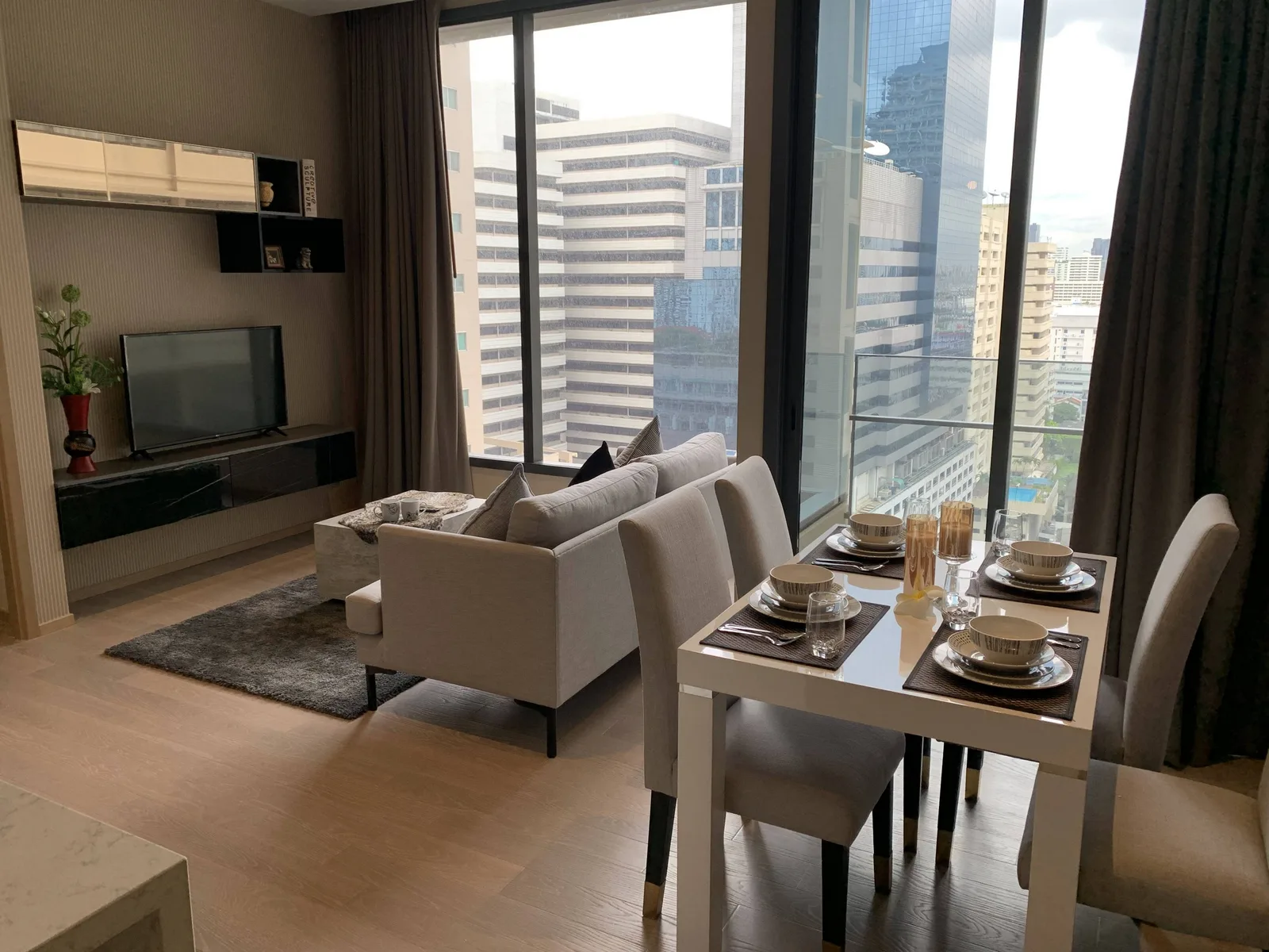 The Esse Asoke — photo 1