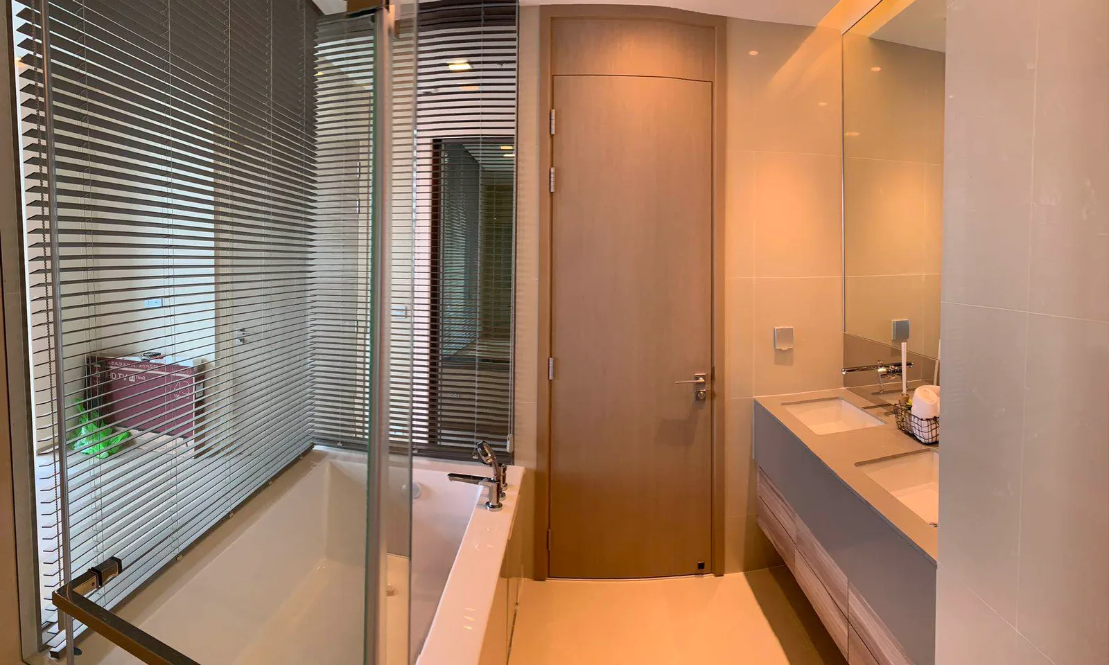 The Esse Asoke — photo 11