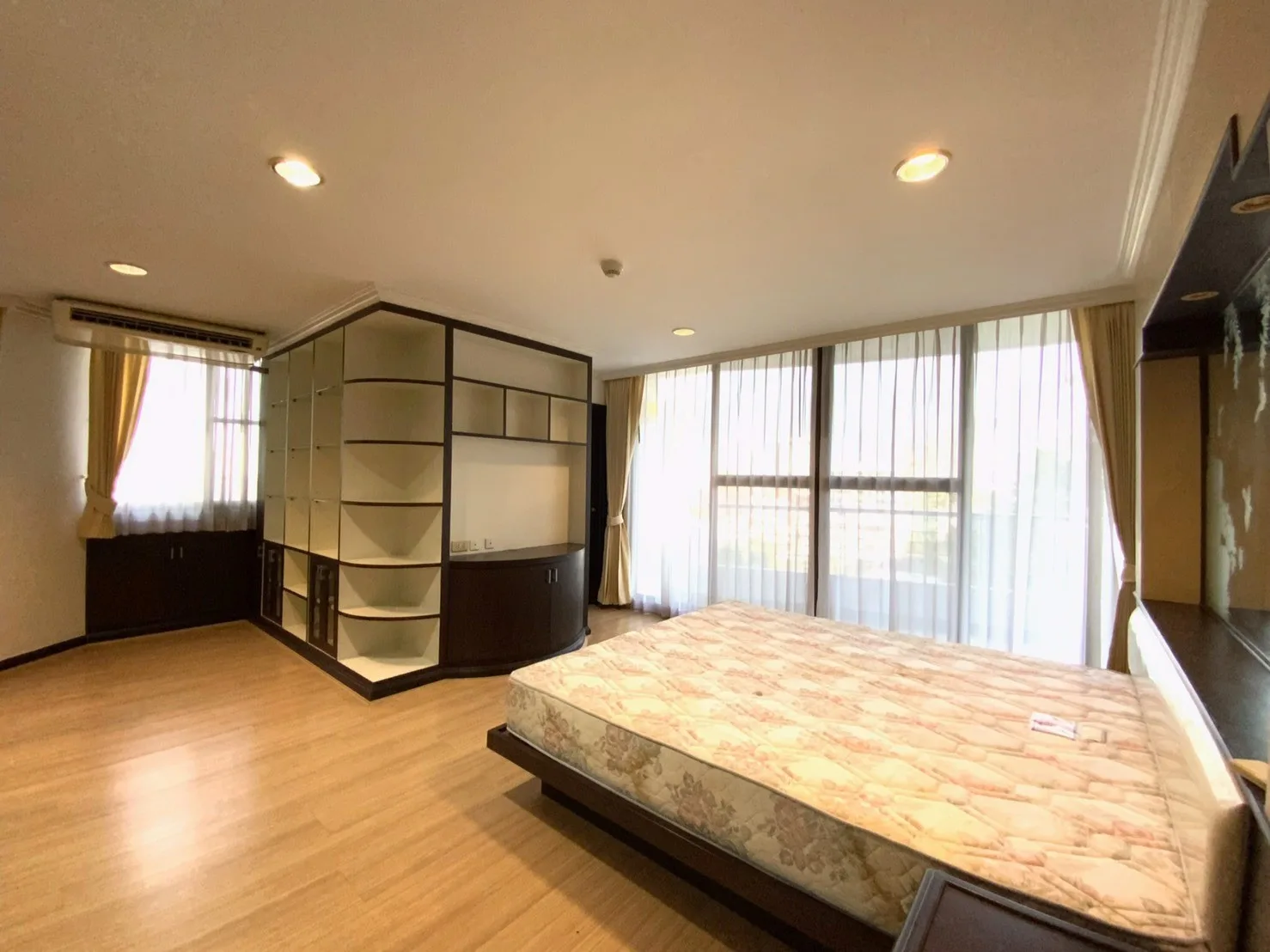Supalai Place — photo 2