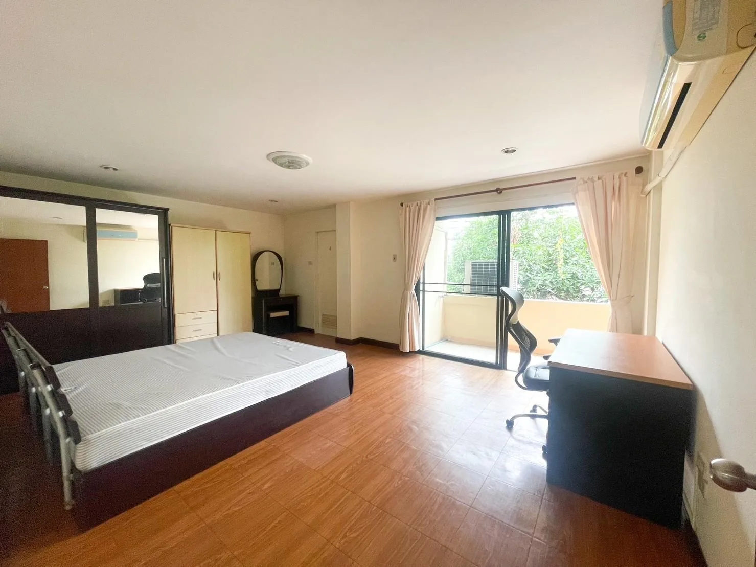 Lin Court — photo 12