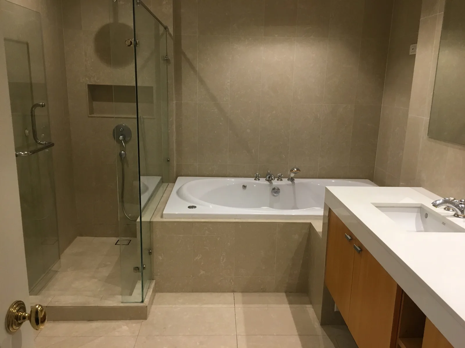Athenee Residence — photo 16