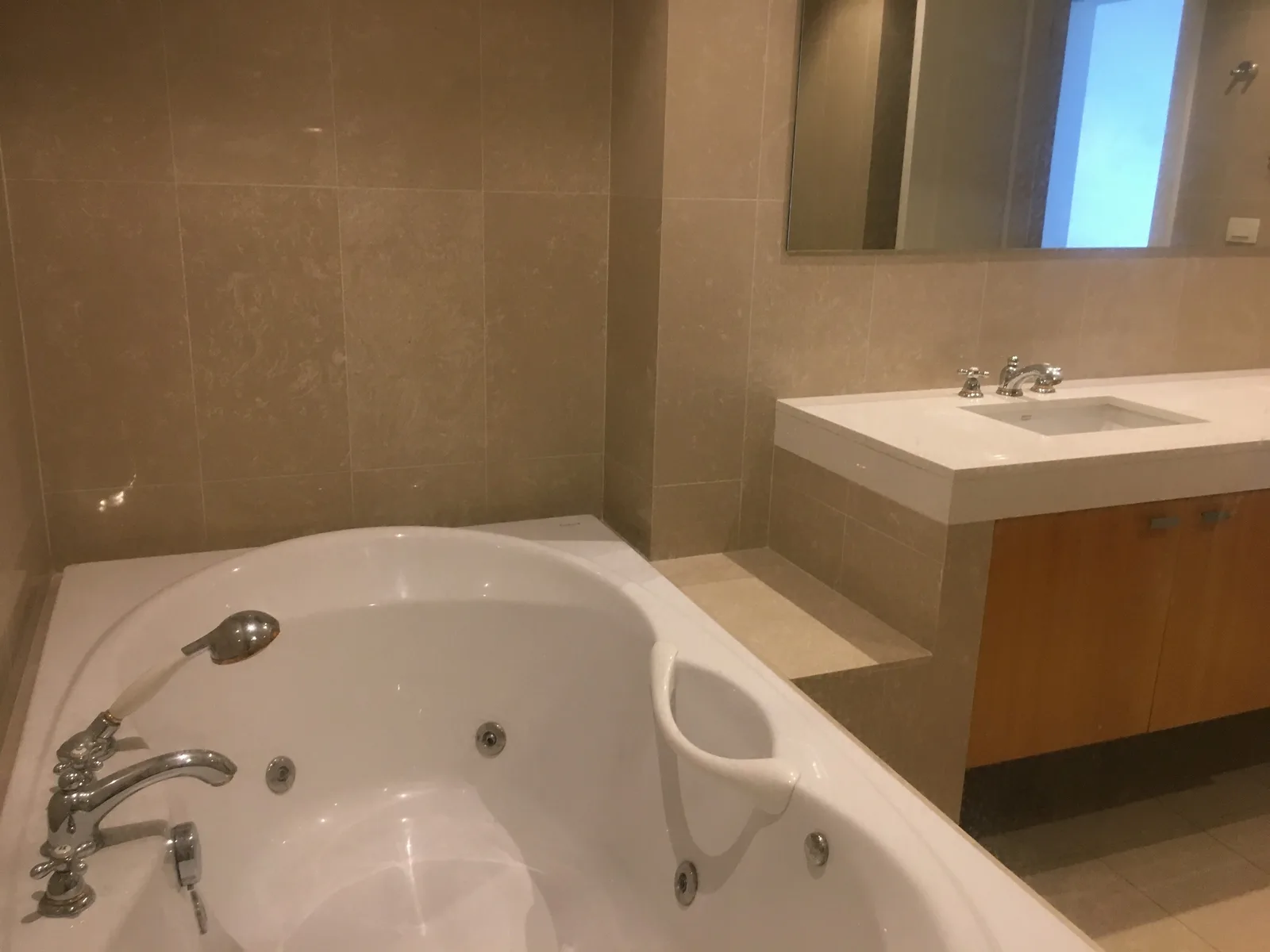 Athenee Residence — photo 17