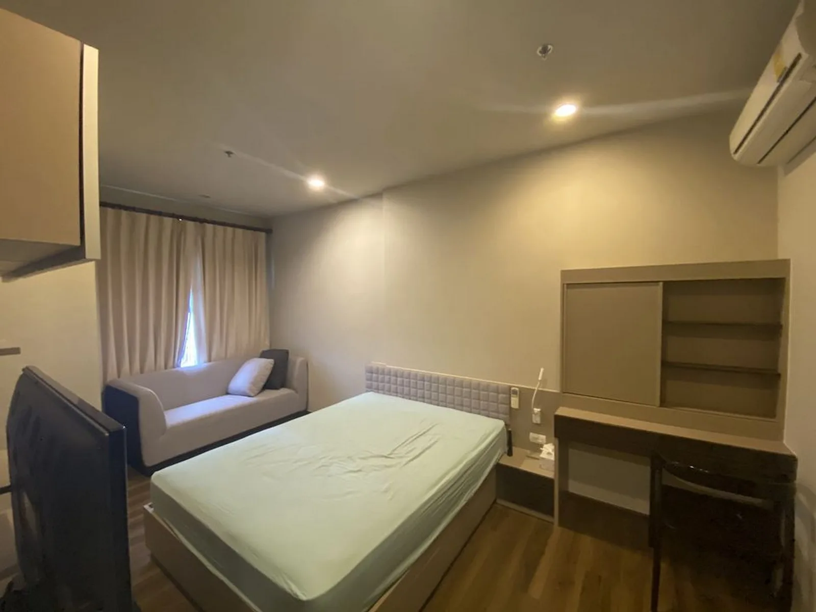 Onyx Phaholyothin — photo 4