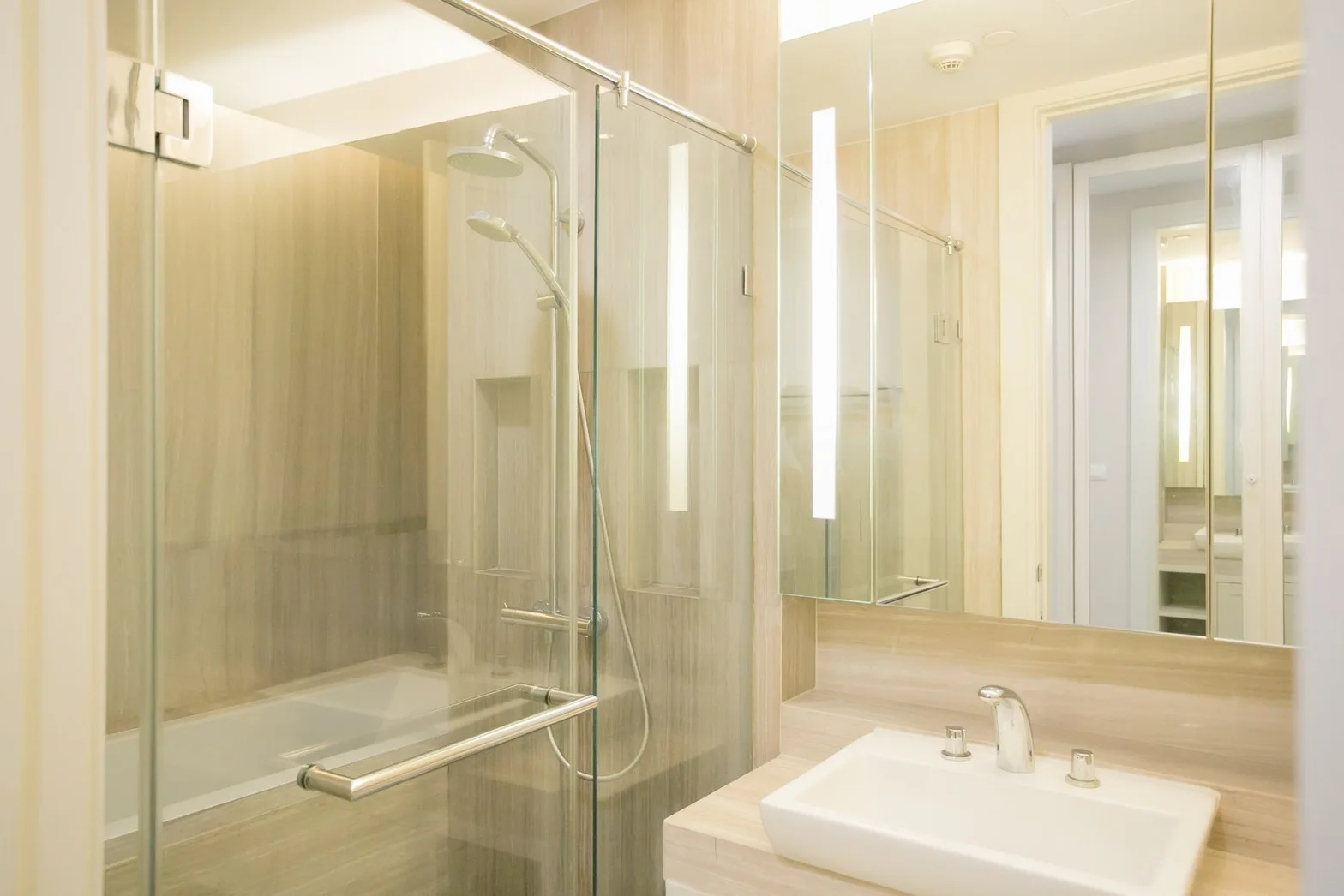 Oriental Residence — photo 15