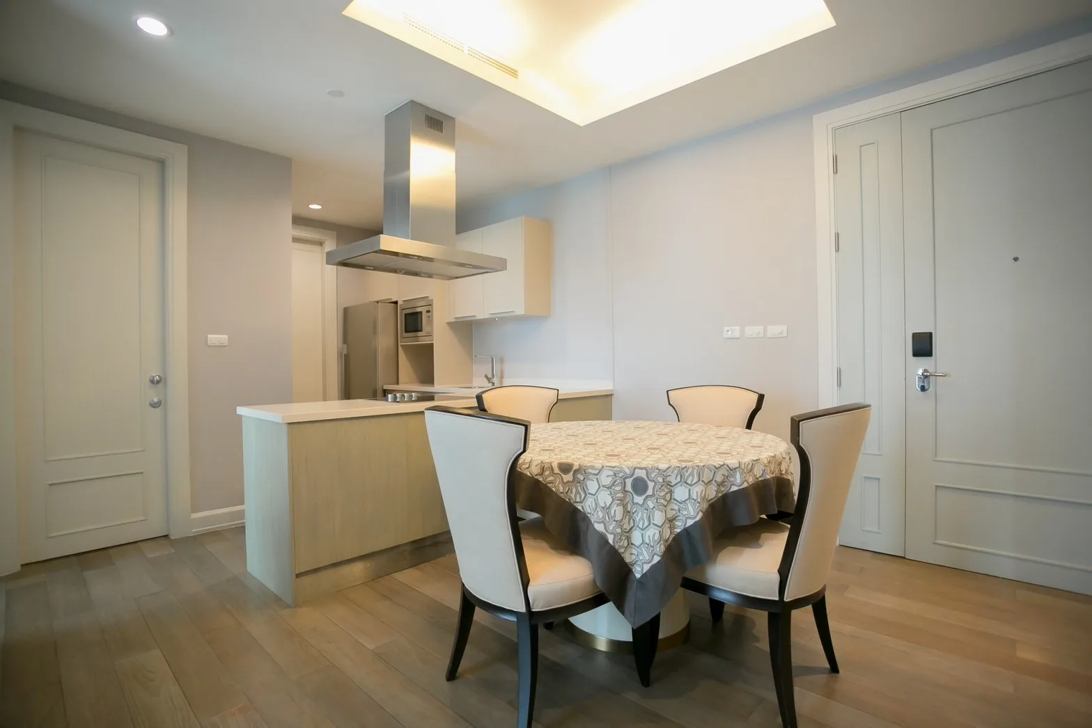 Oriental Residence — photo 10