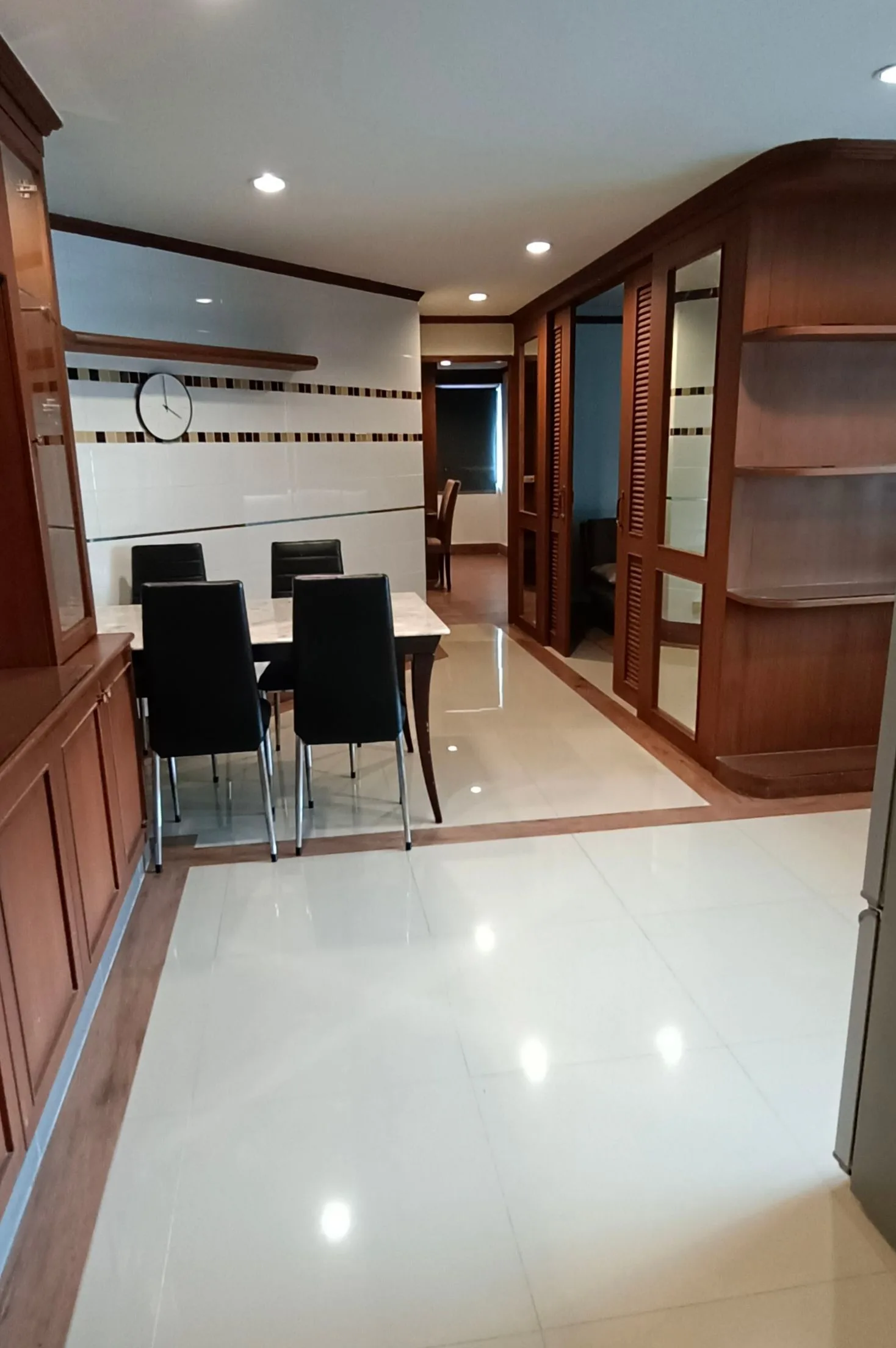 Beverly Tower Condo — photo 4