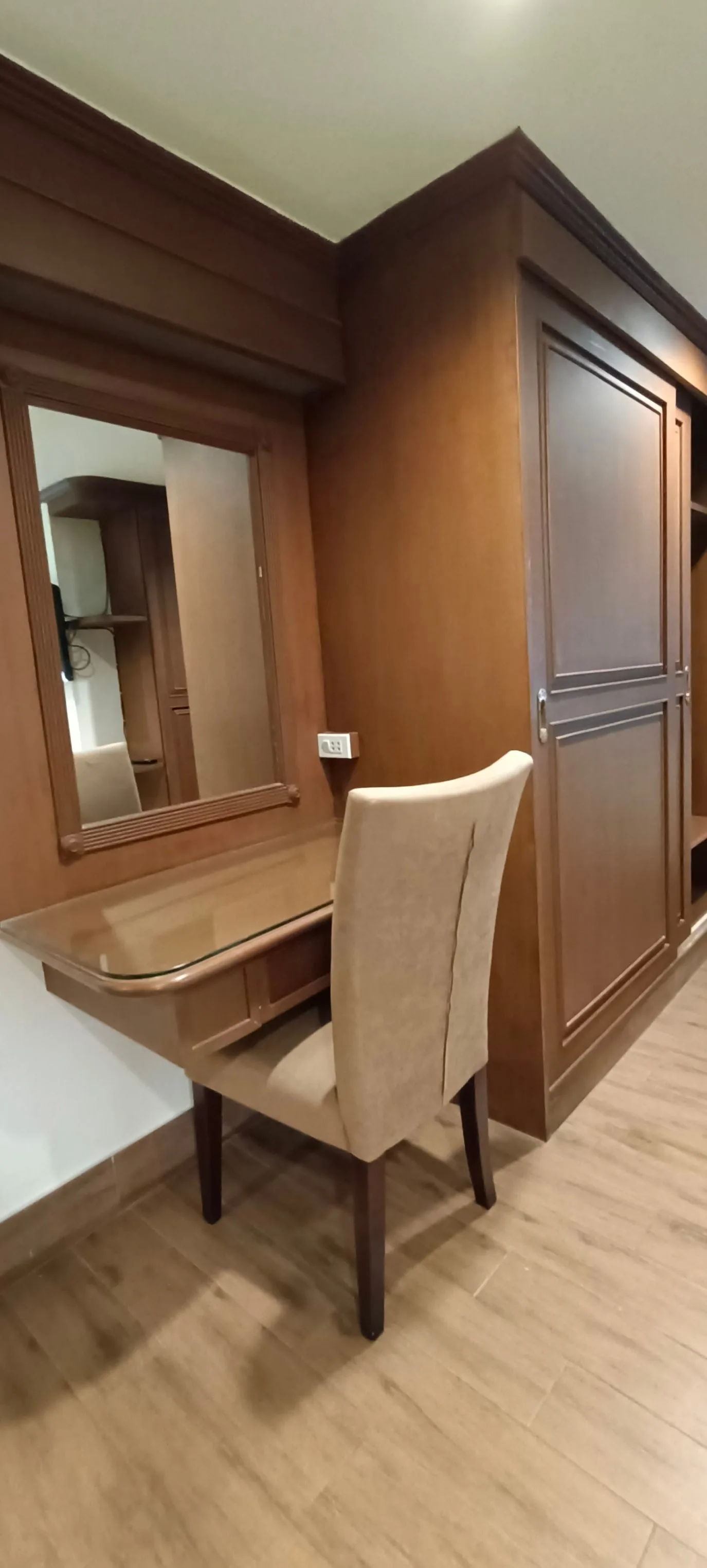 Beverly Tower Condo — photo 6