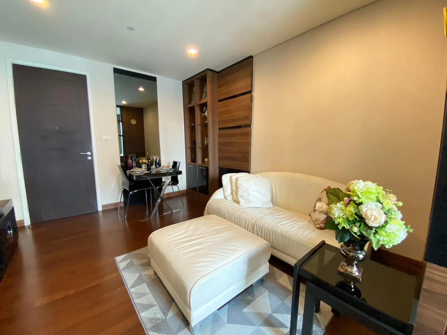 Ivy Thonglor — photo 3