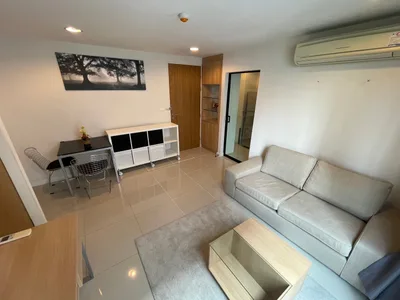 Zenith Place Sukhumvit 42