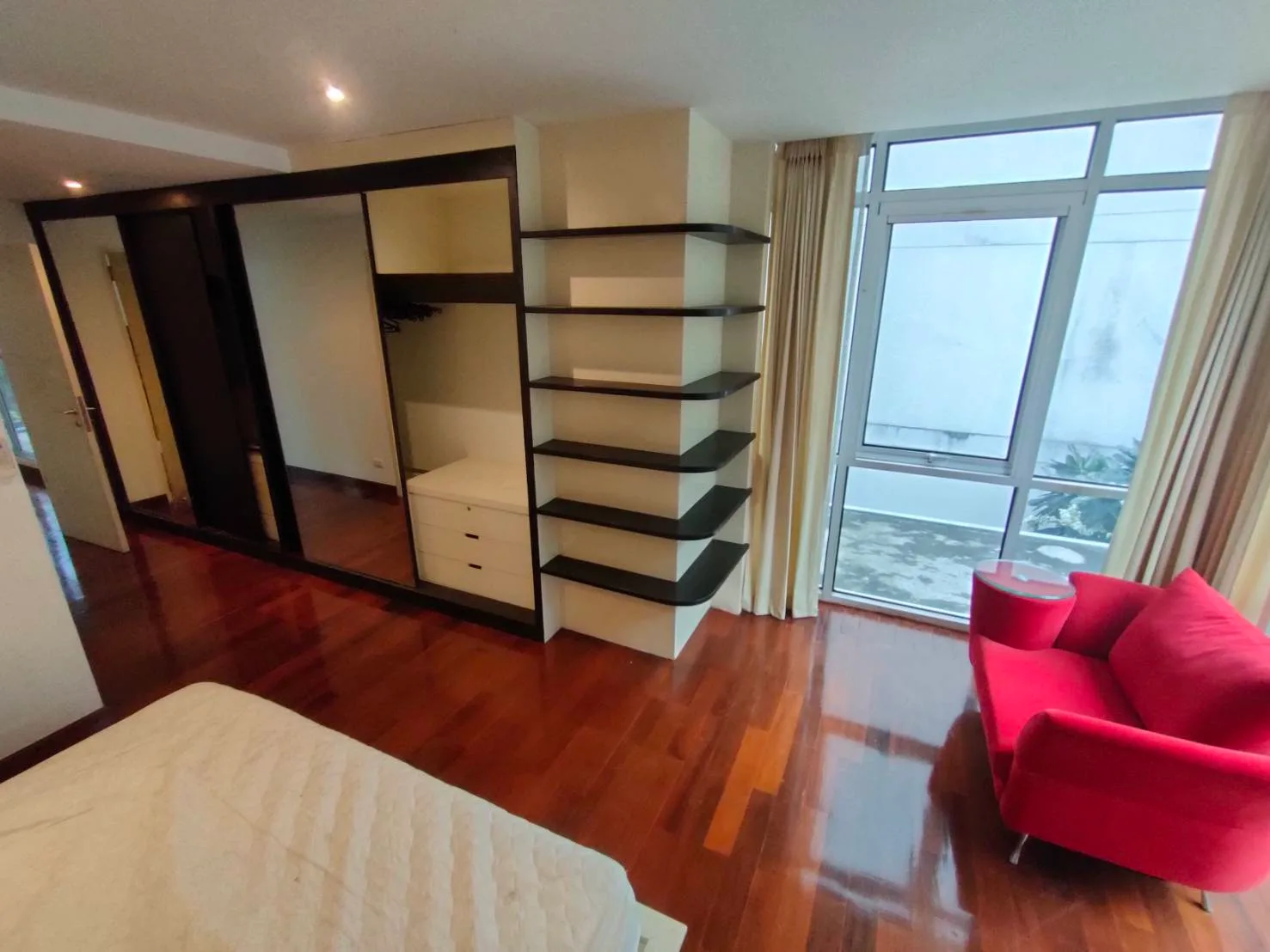 Urbana Sukhumvit 15 — photo 8
