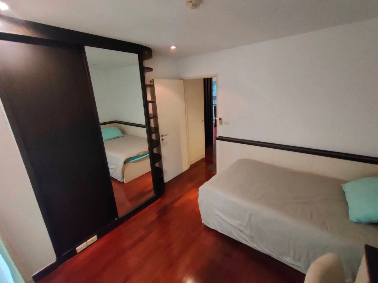 Urbana Sukhumvit 15 — photo 10