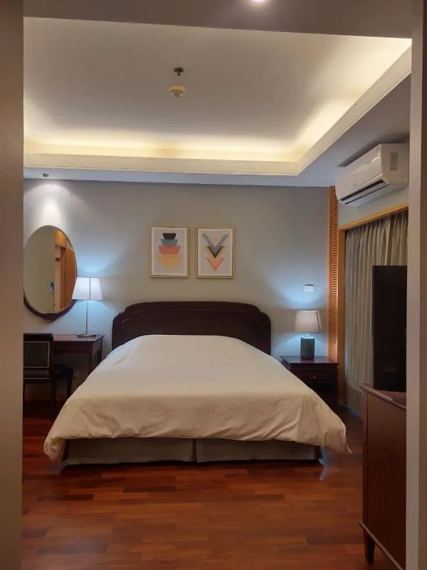 Esmeralda Apartments — photo 9