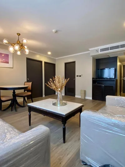 Omni Tower Sukhumvit Nana