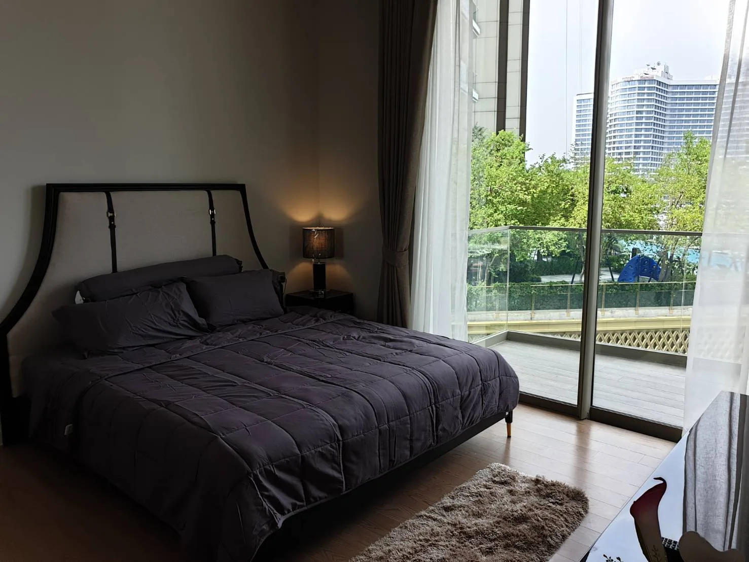 Magnolias Waterfront Residences — photo 8