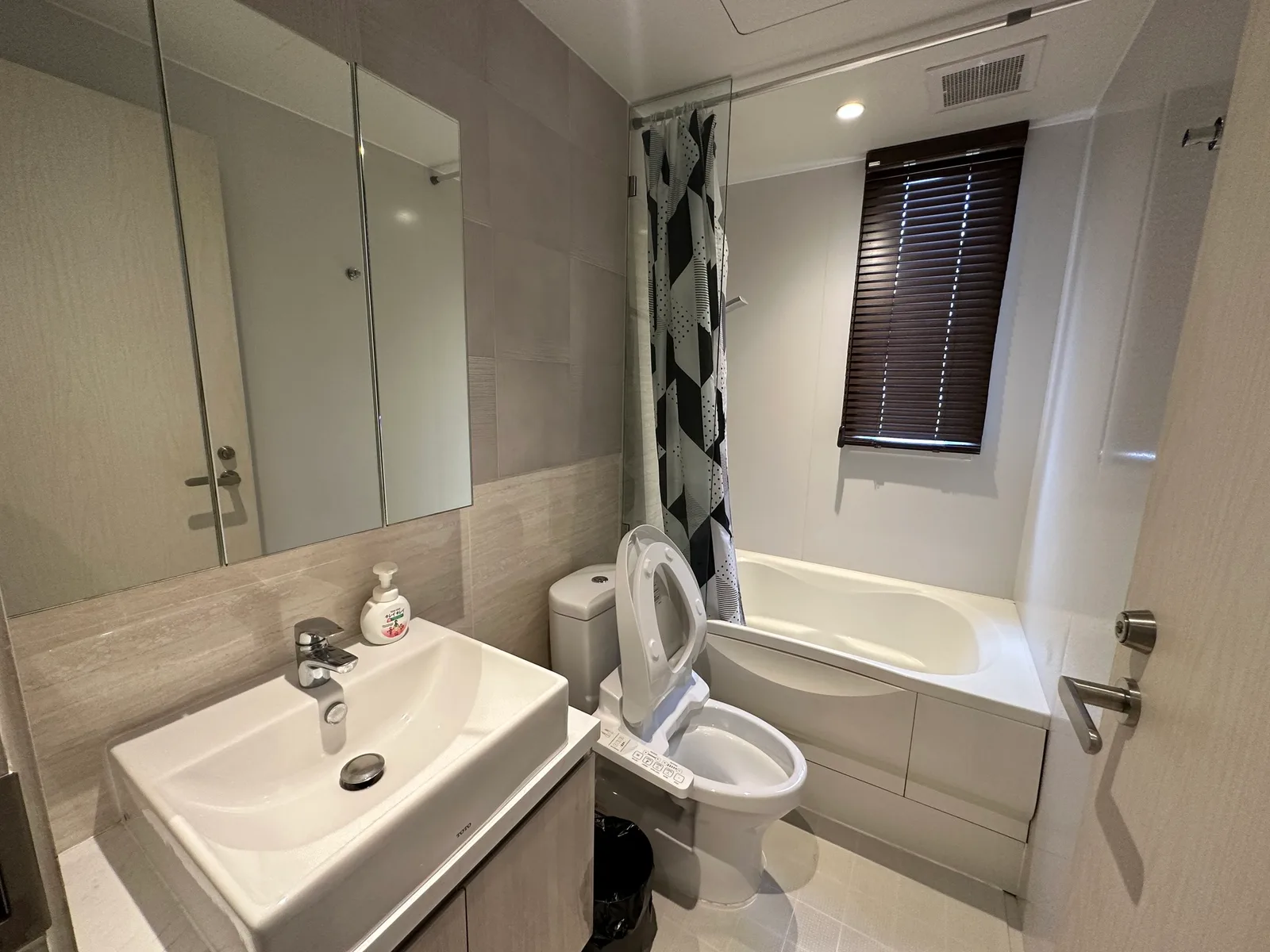 Runesu Thonglor 5 — photo 10