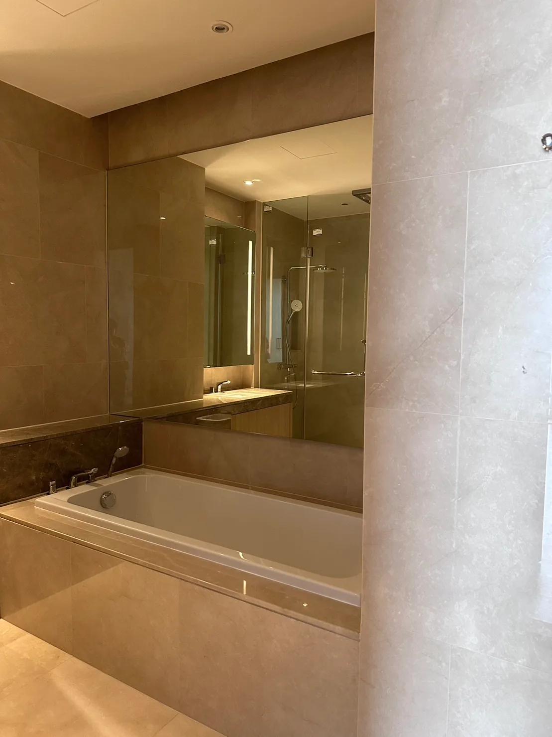 Magnolias Waterfront Residences — photo 7