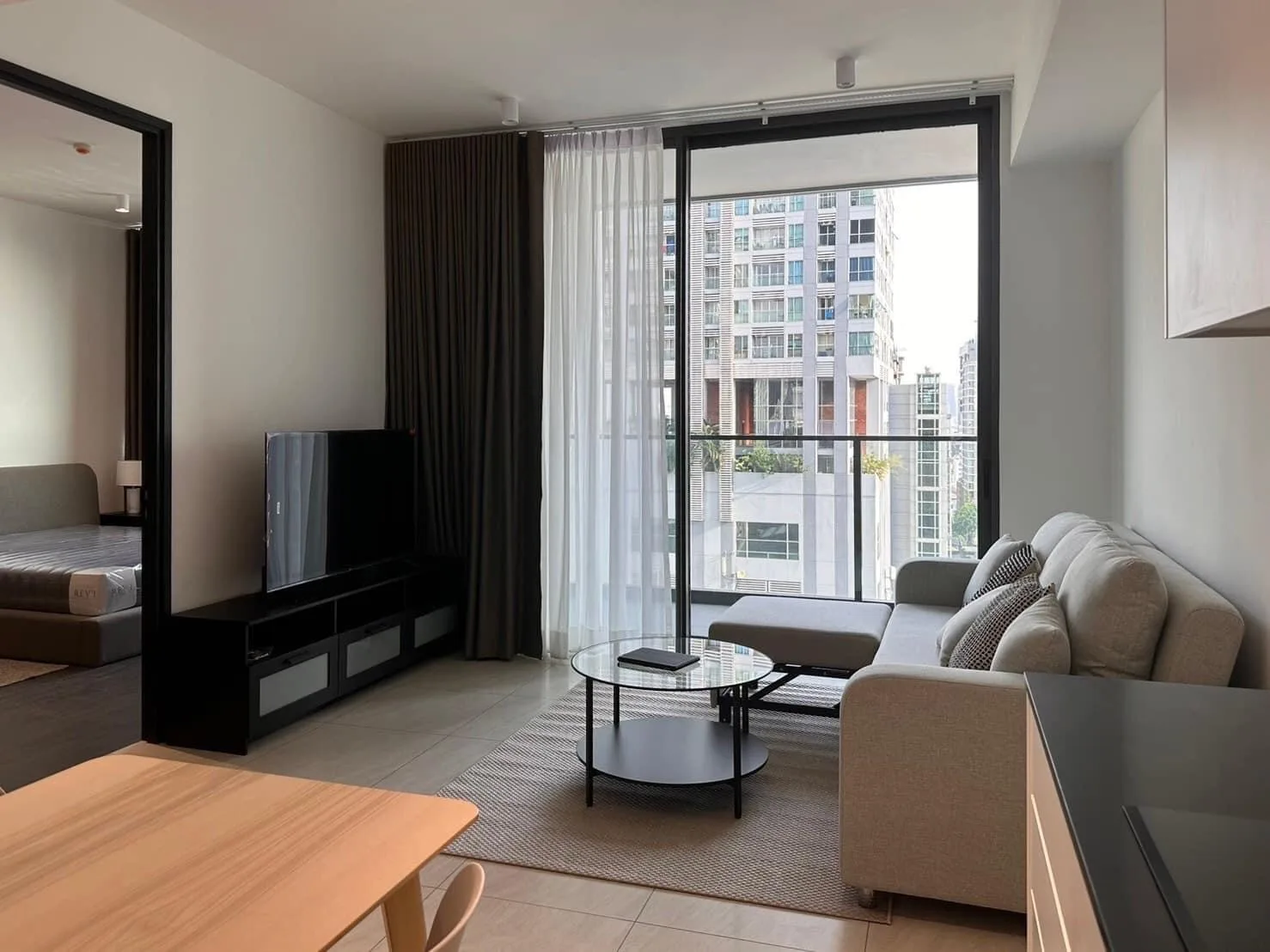 Tait Sathorn 12 — photo 3