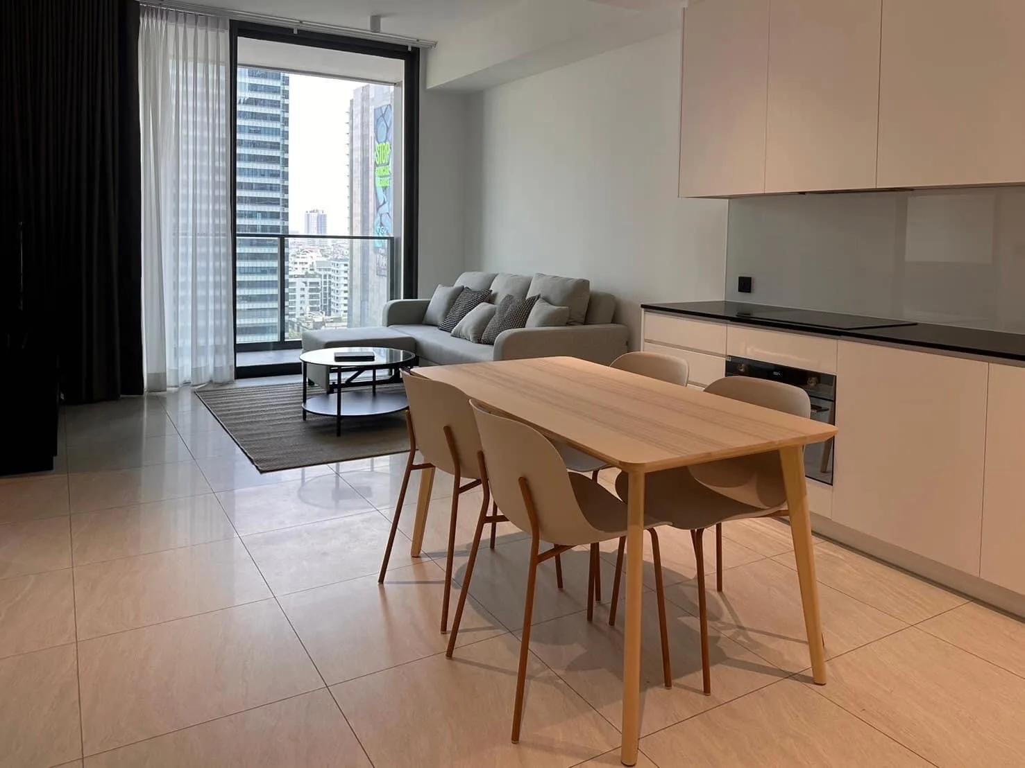 Tait Sathorn 12 — photo 4