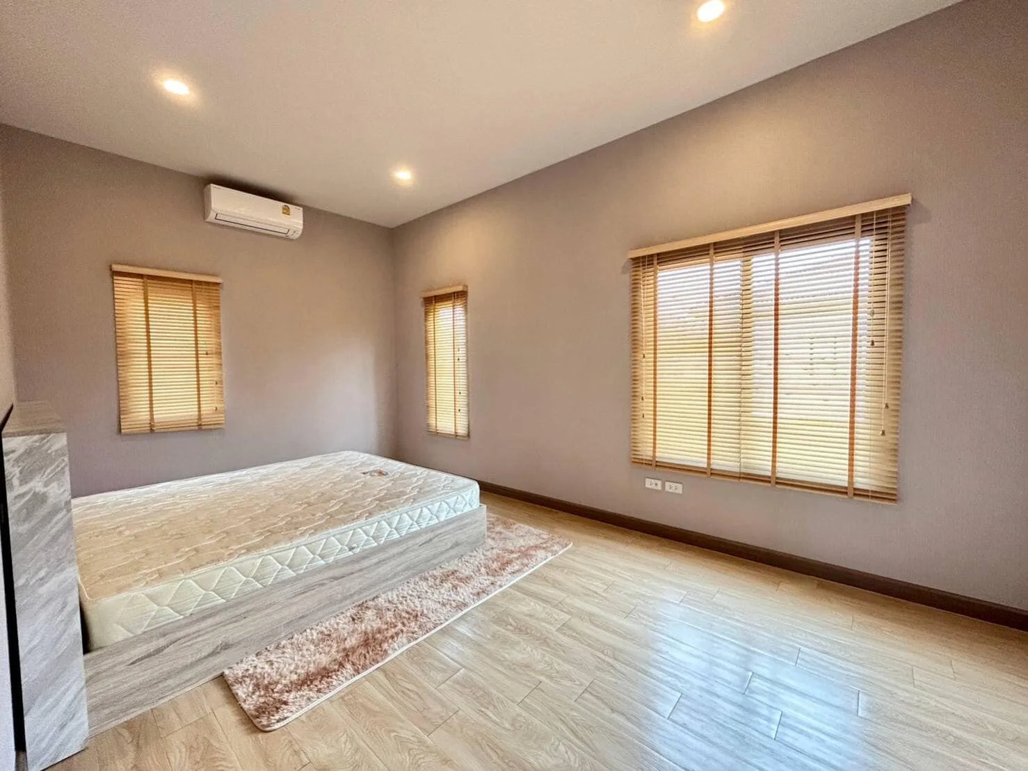 Grand Britania Wongwaen Ramindra — photo 6