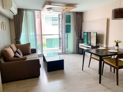 Triple Oaks Service Apartment Sukhumvit 33
