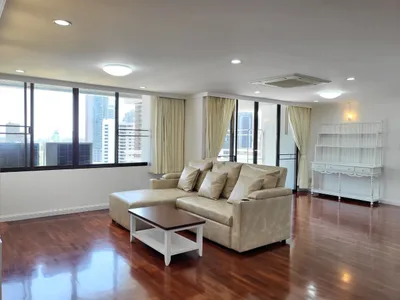 Acadamia Grand Tower