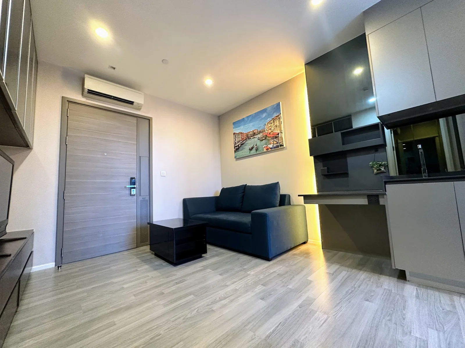 The Room Sukhumvit 69 — photo 1