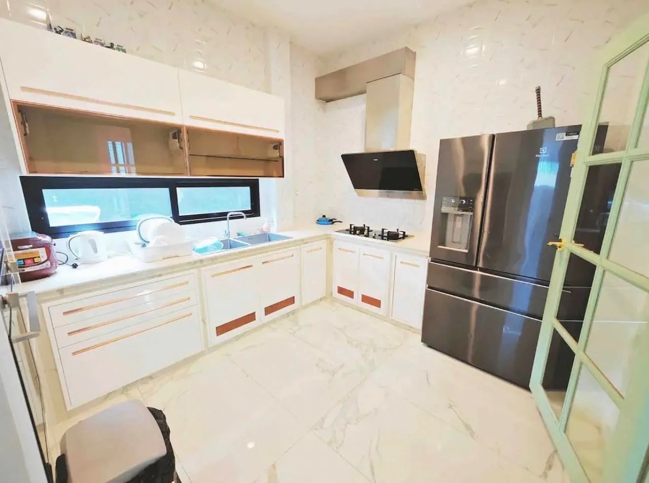 Single House Soi Inthamara 29, Lane 1 — photo 14