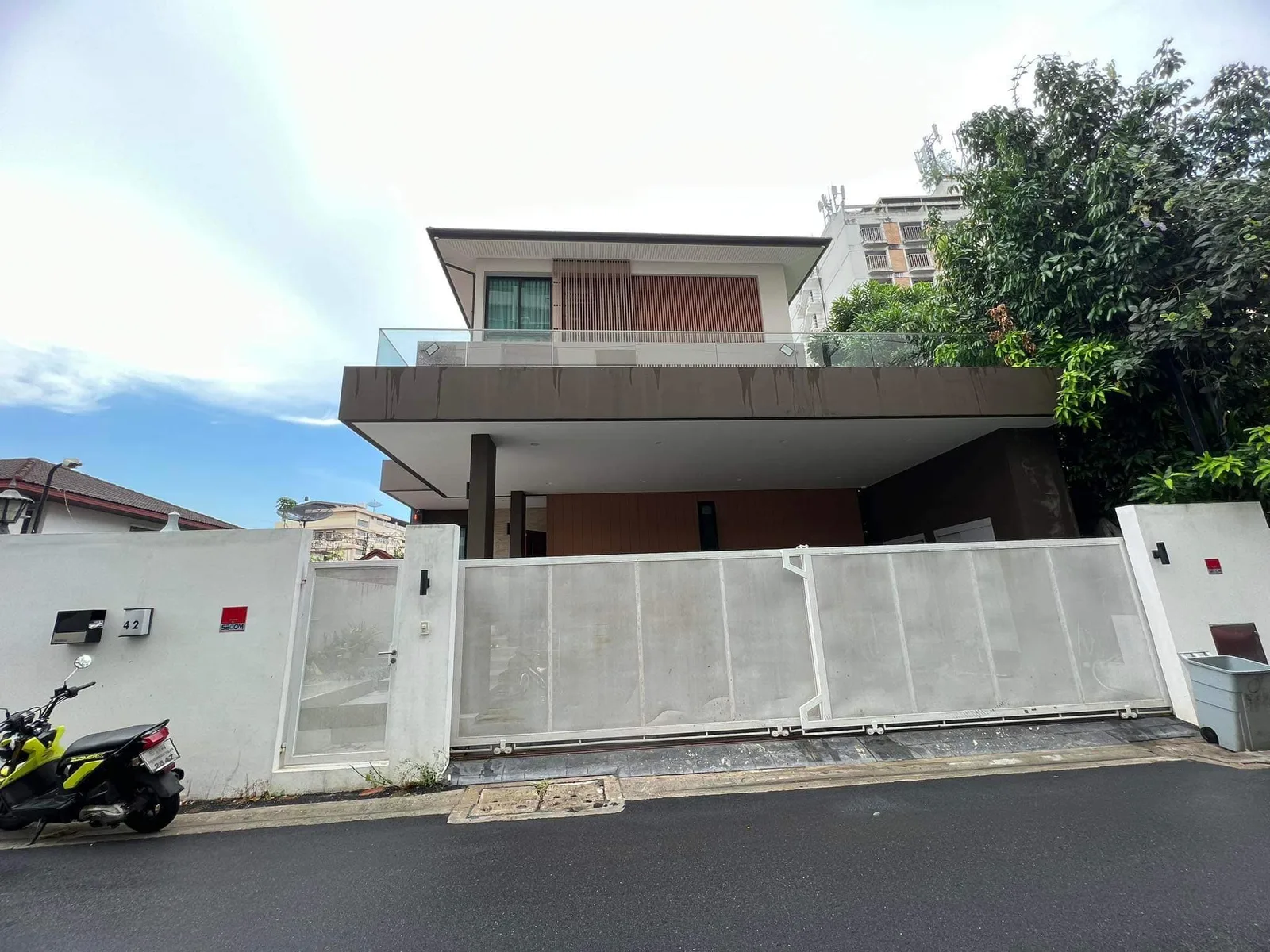 Single House Soi Inthamara 29, Lane 1 — photo 19
