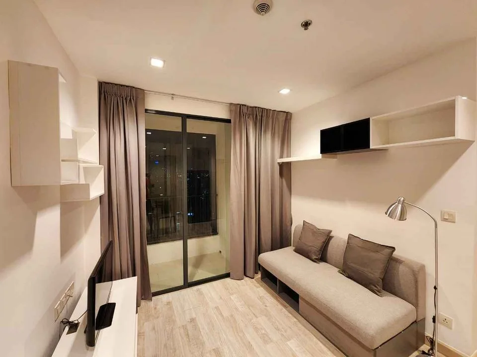 Ideo Mobi Sathorn — photo 1