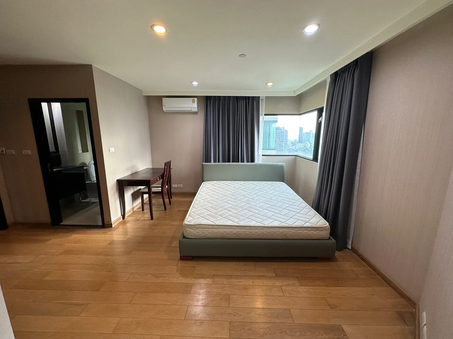 Sathorn Gardens — photo 5