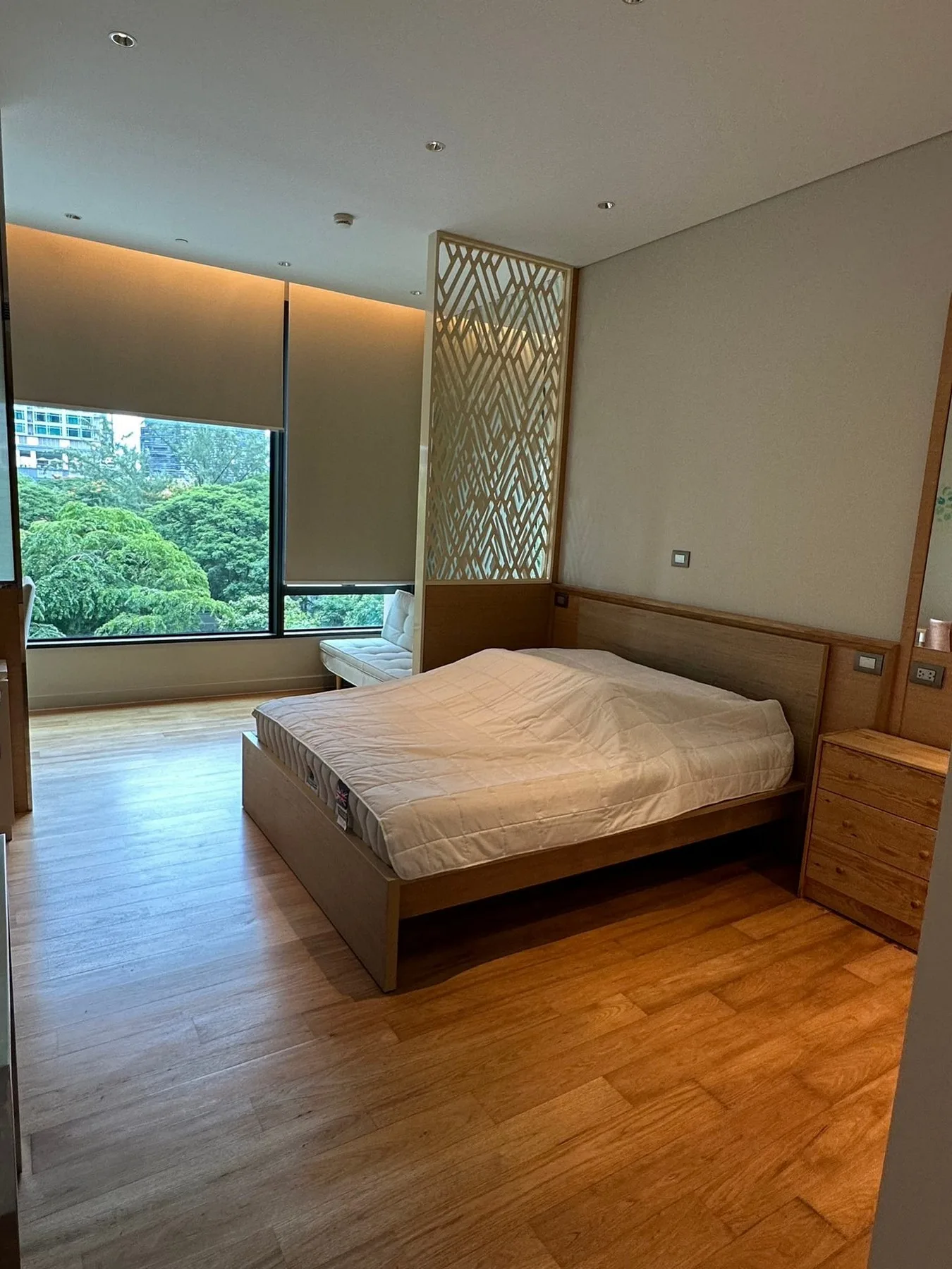 Sindhorn Residence — photo 1