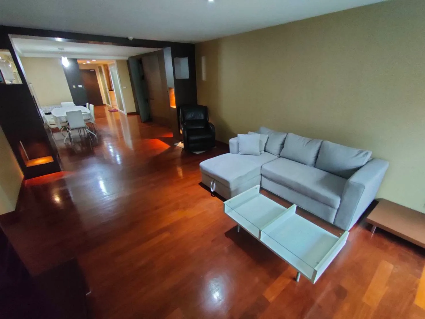 Urbana Sukhumvit 15 — photo 2