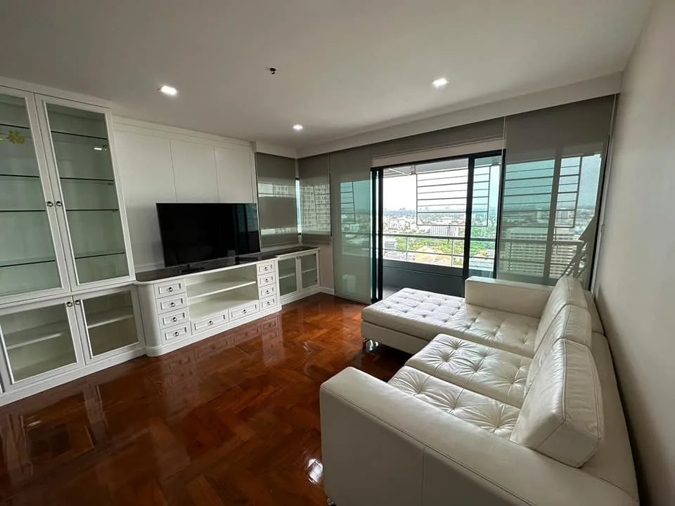 Sathorn Gardens — photo 2