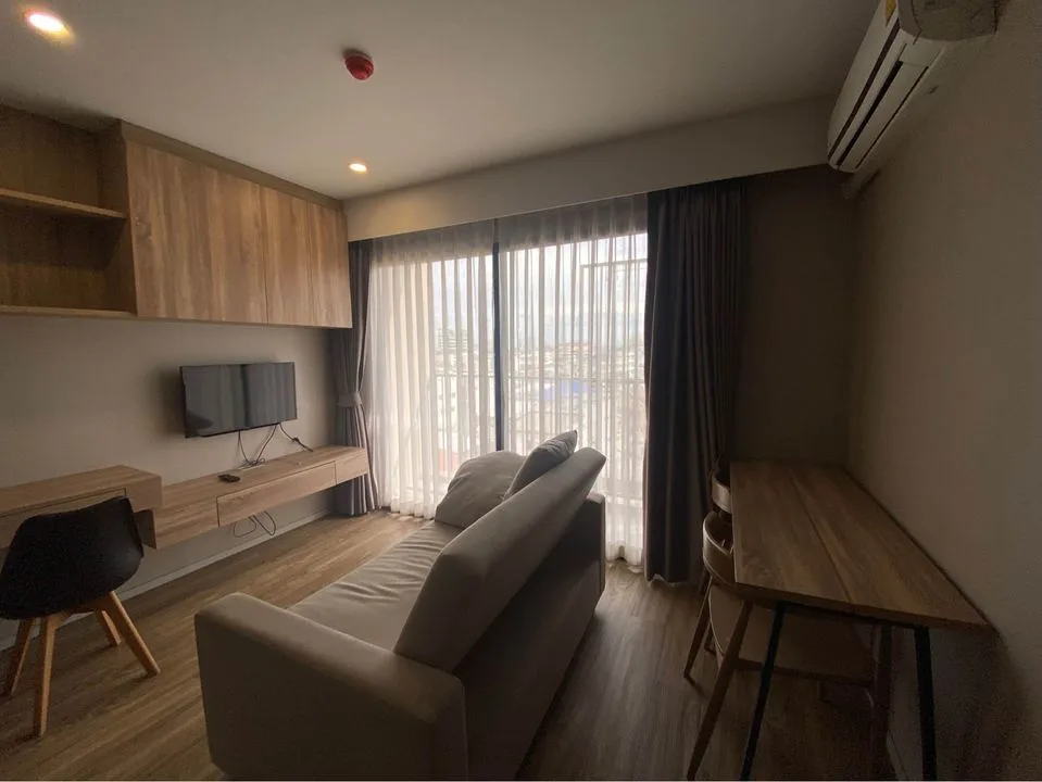 Blossom Condo @ Sathorn - Charoenrat — photo 1