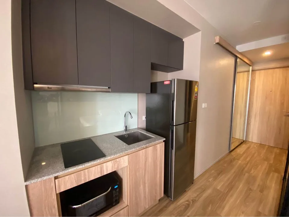Blossom Condo @ Sathorn - Charoenrat — photo 3