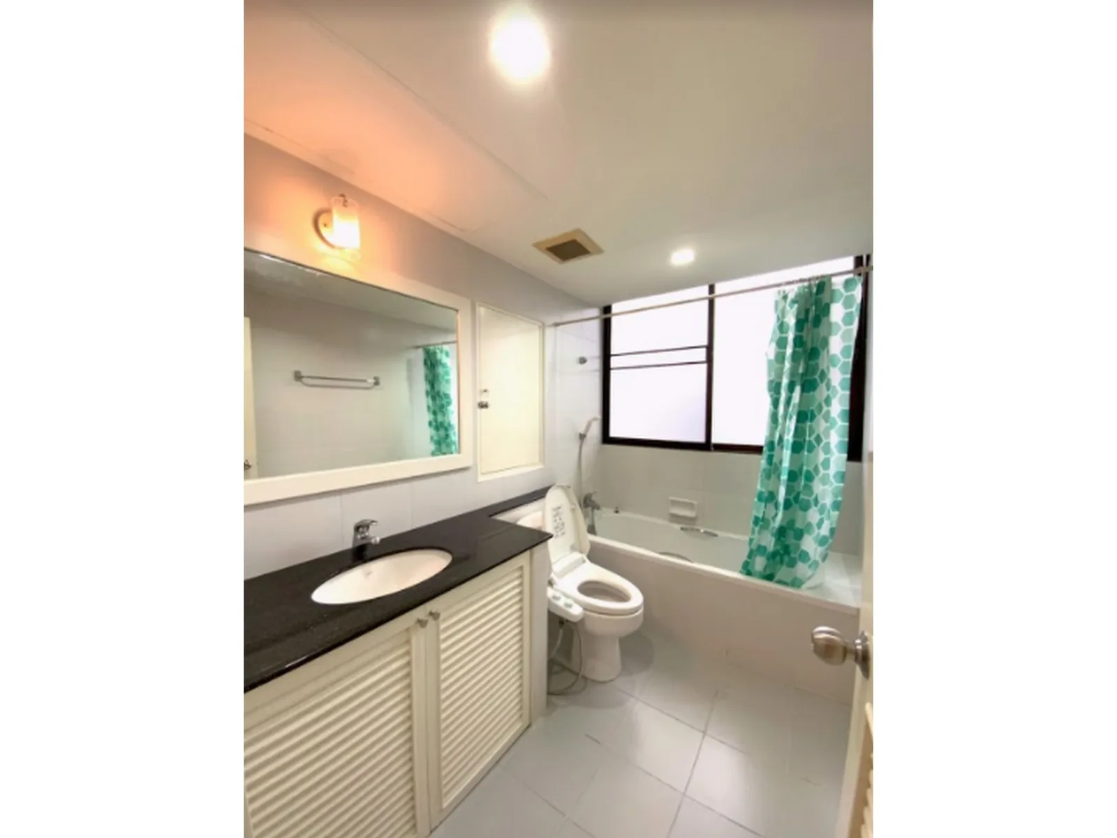 Supalai Place — photo 12