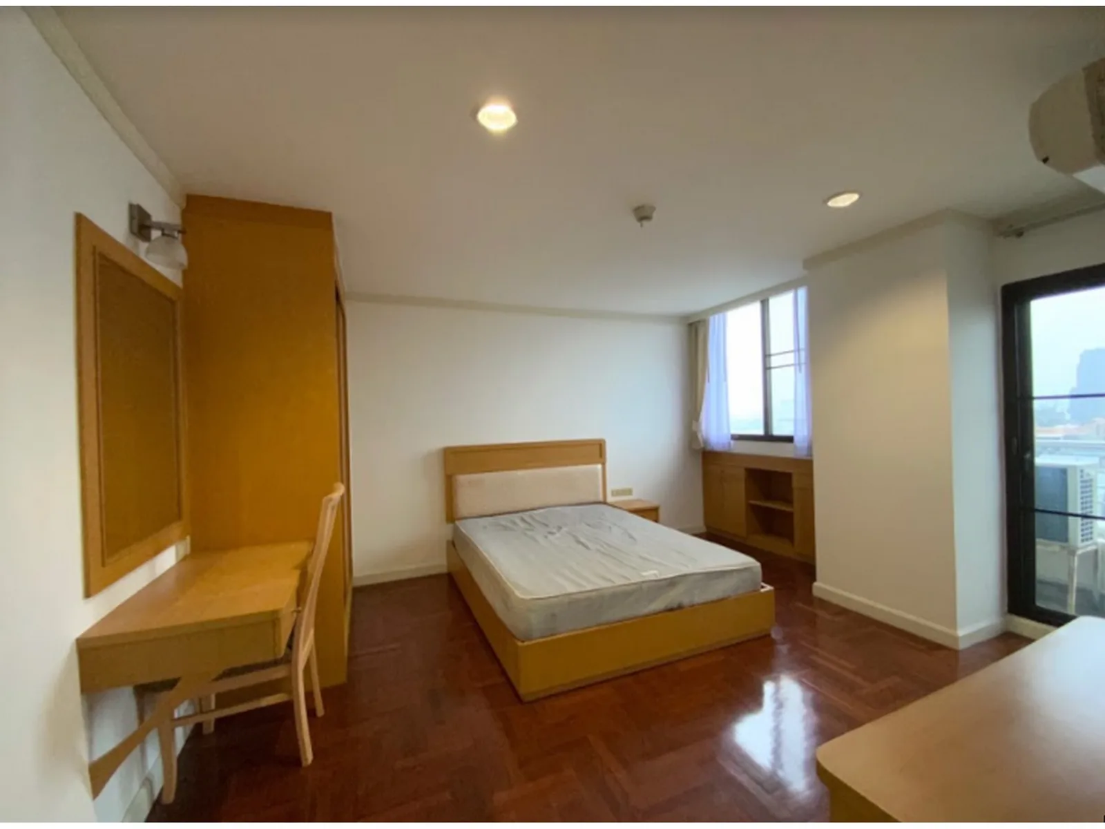 Supalai Place — photo 13