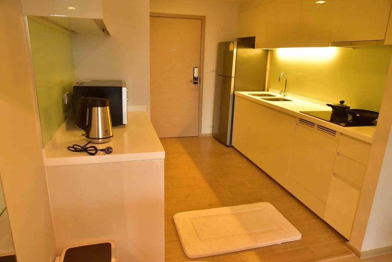 LIV@49 — photo 3