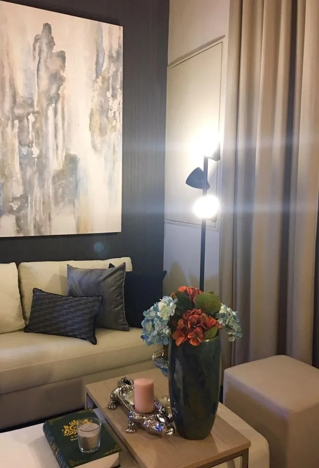 LIV@49 — photo 3