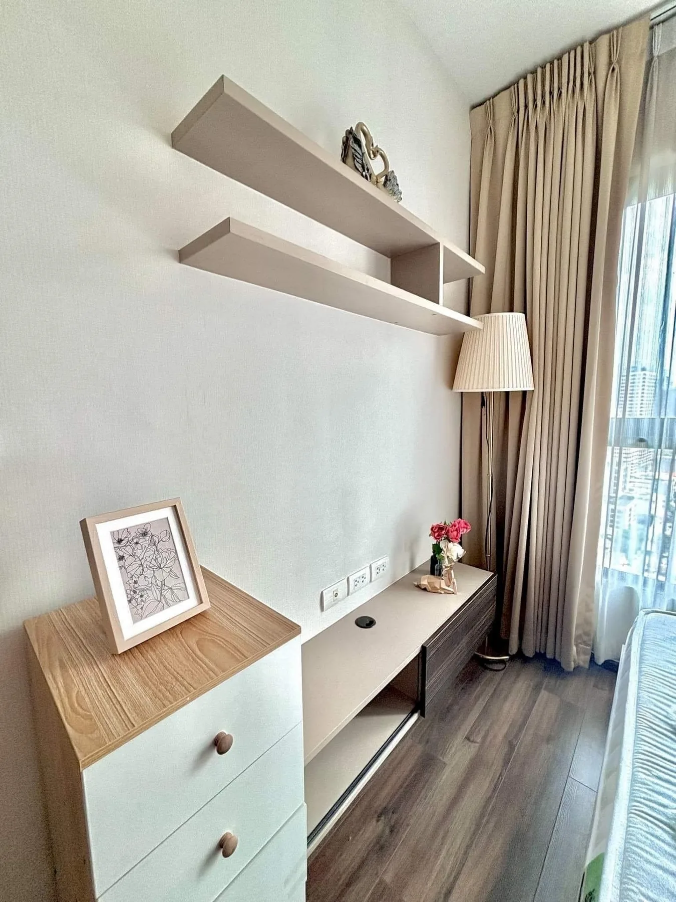 Teal Sathorn-taksin — photo 11