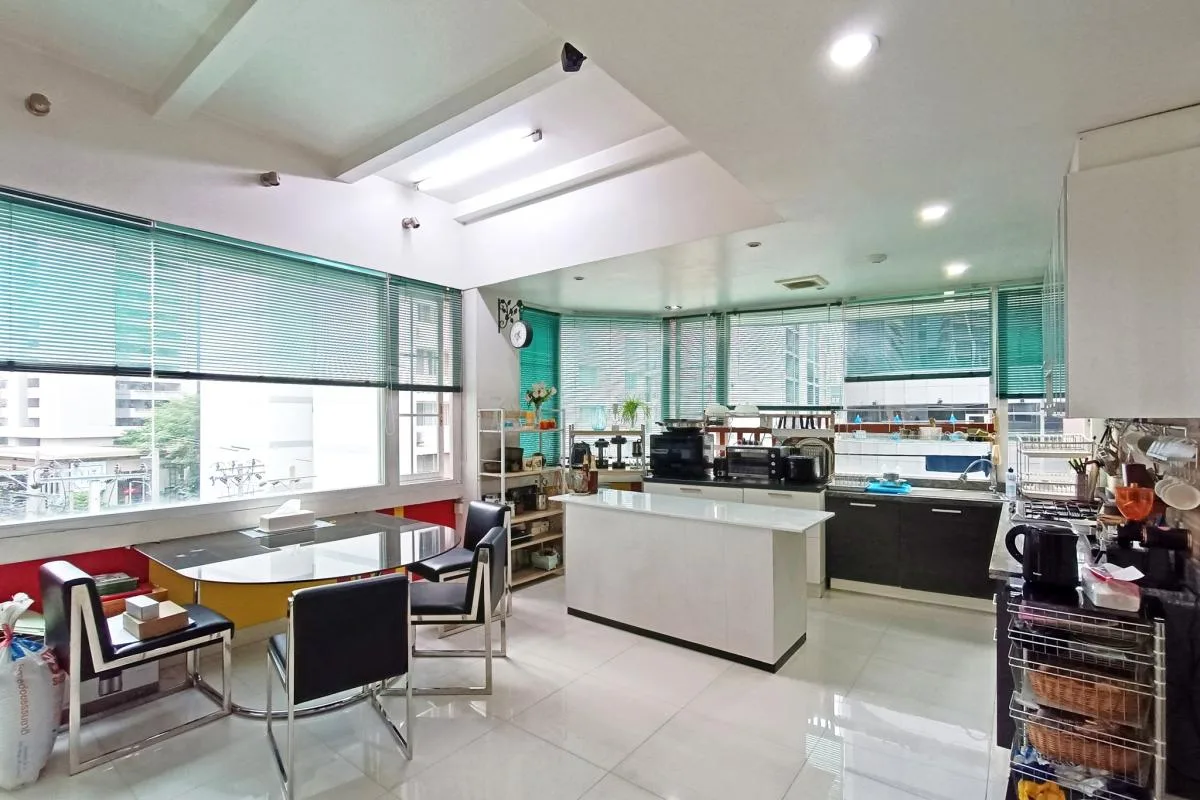 Premier Condominium — photo 6