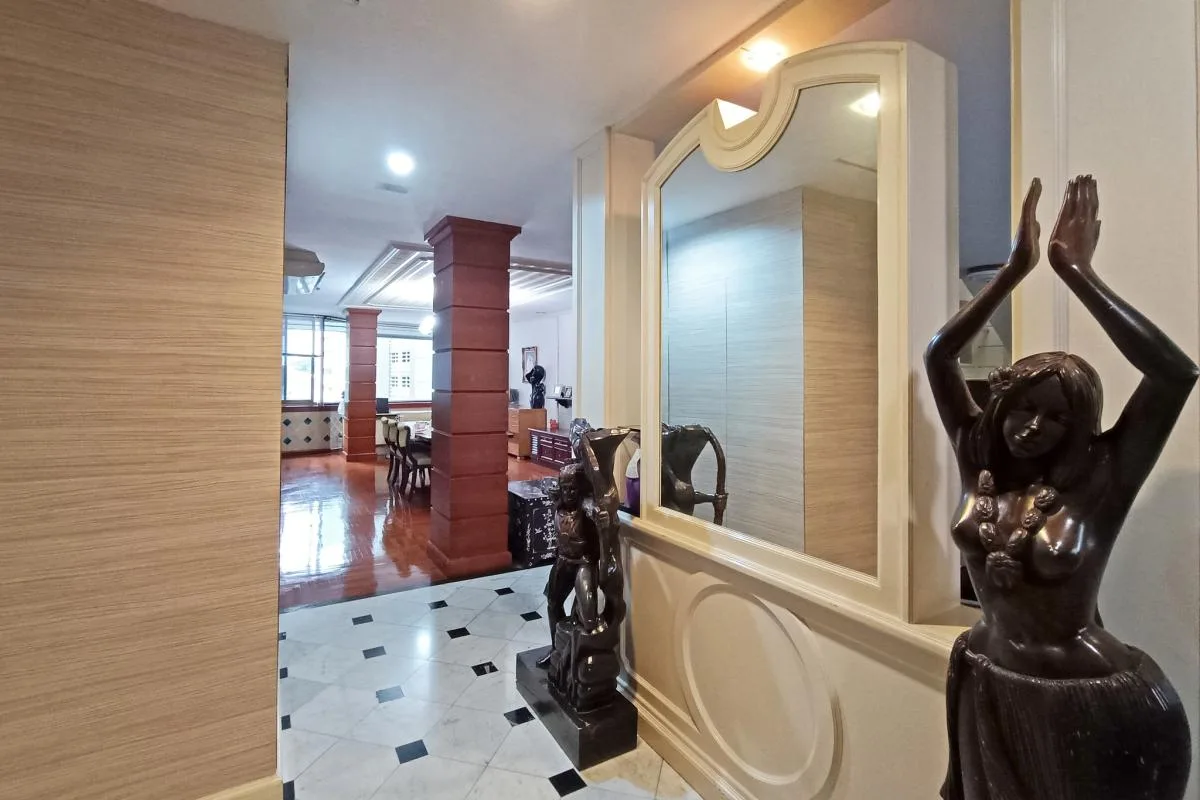 Premier Condominium — photo 8