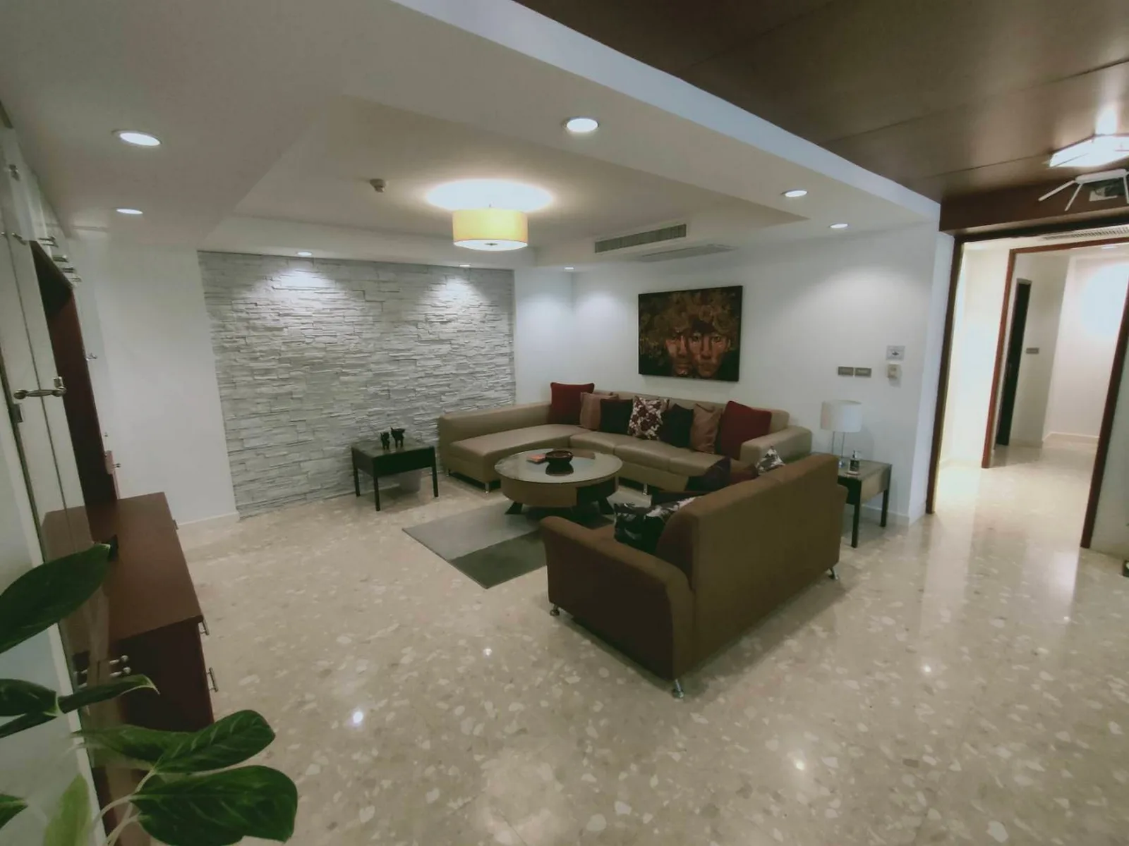 JJ Mansion — photo 2