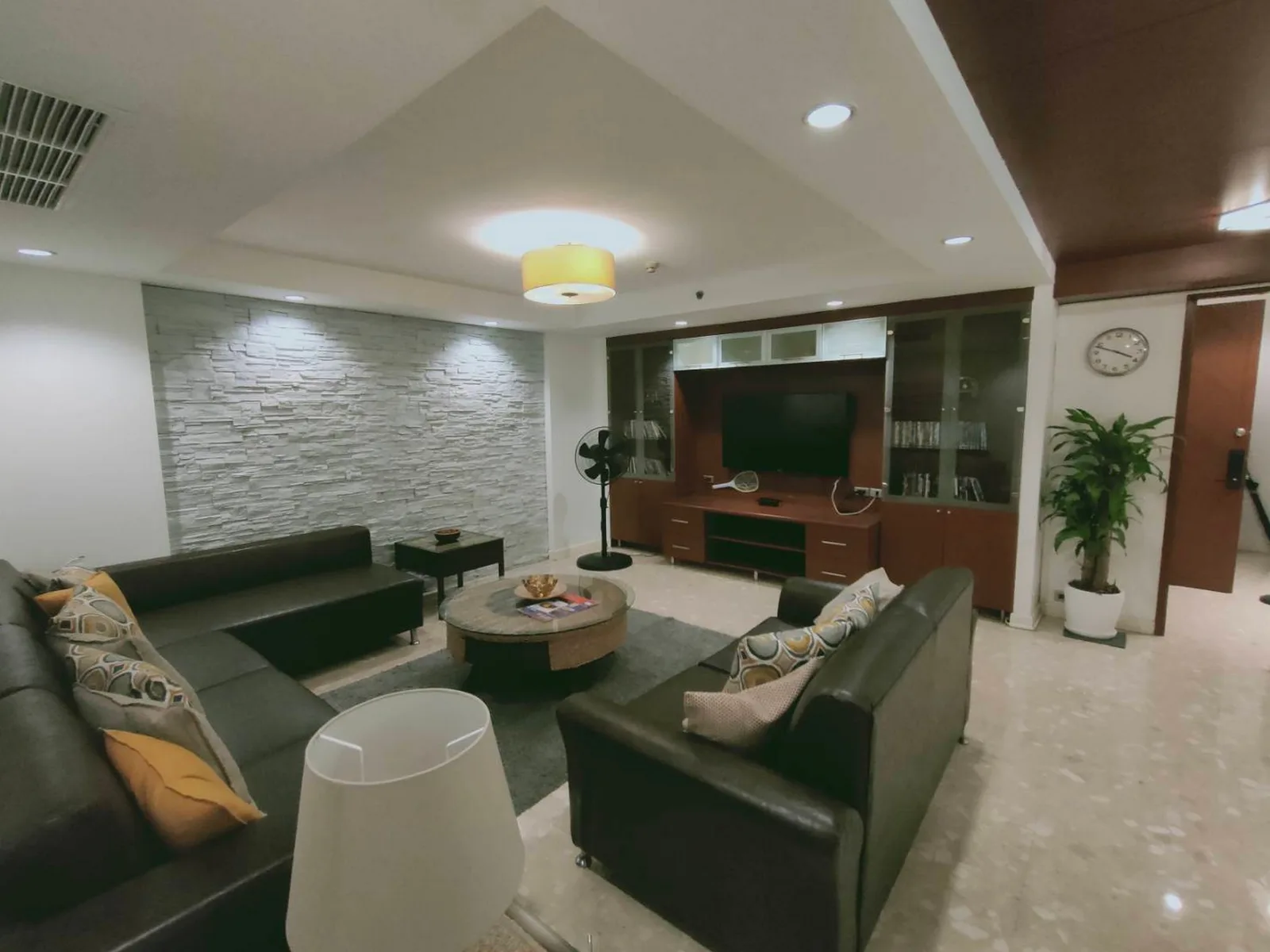 JJ Mansion — photo 3